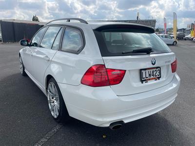 2010 BMW 320i - Thumbnail
