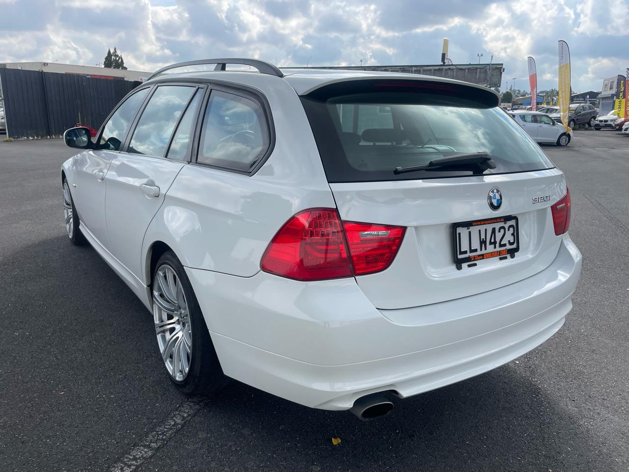 2010 BMW 320i