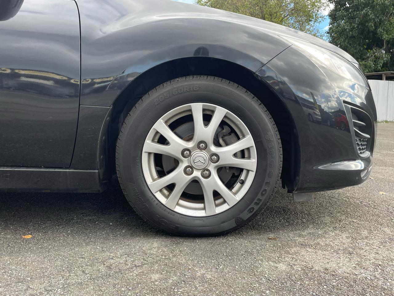 2010 Mazda Atenza