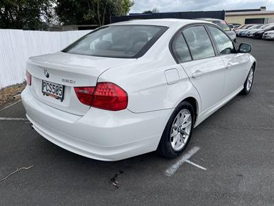 2010 BMW 320i - Thumbnail