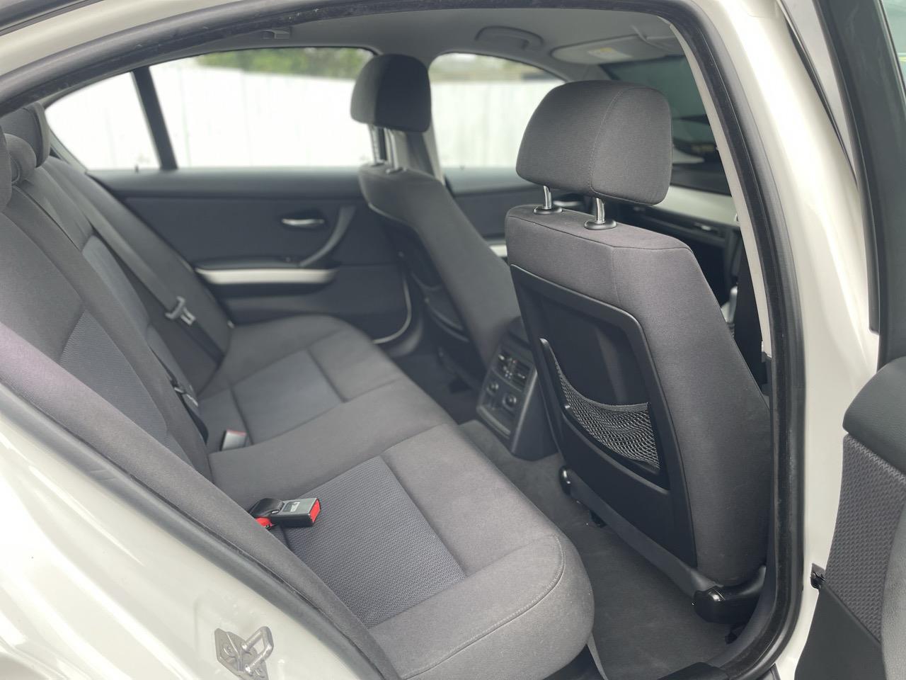 2010 BMW 320i