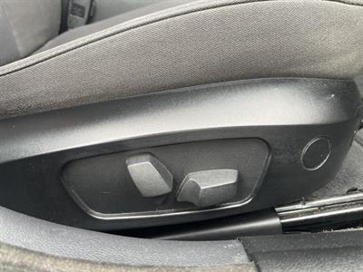 2010 BMW 320i - Thumbnail