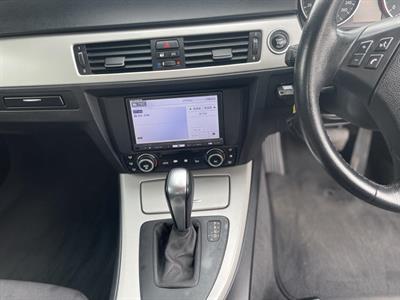 2010 BMW 320i - Thumbnail