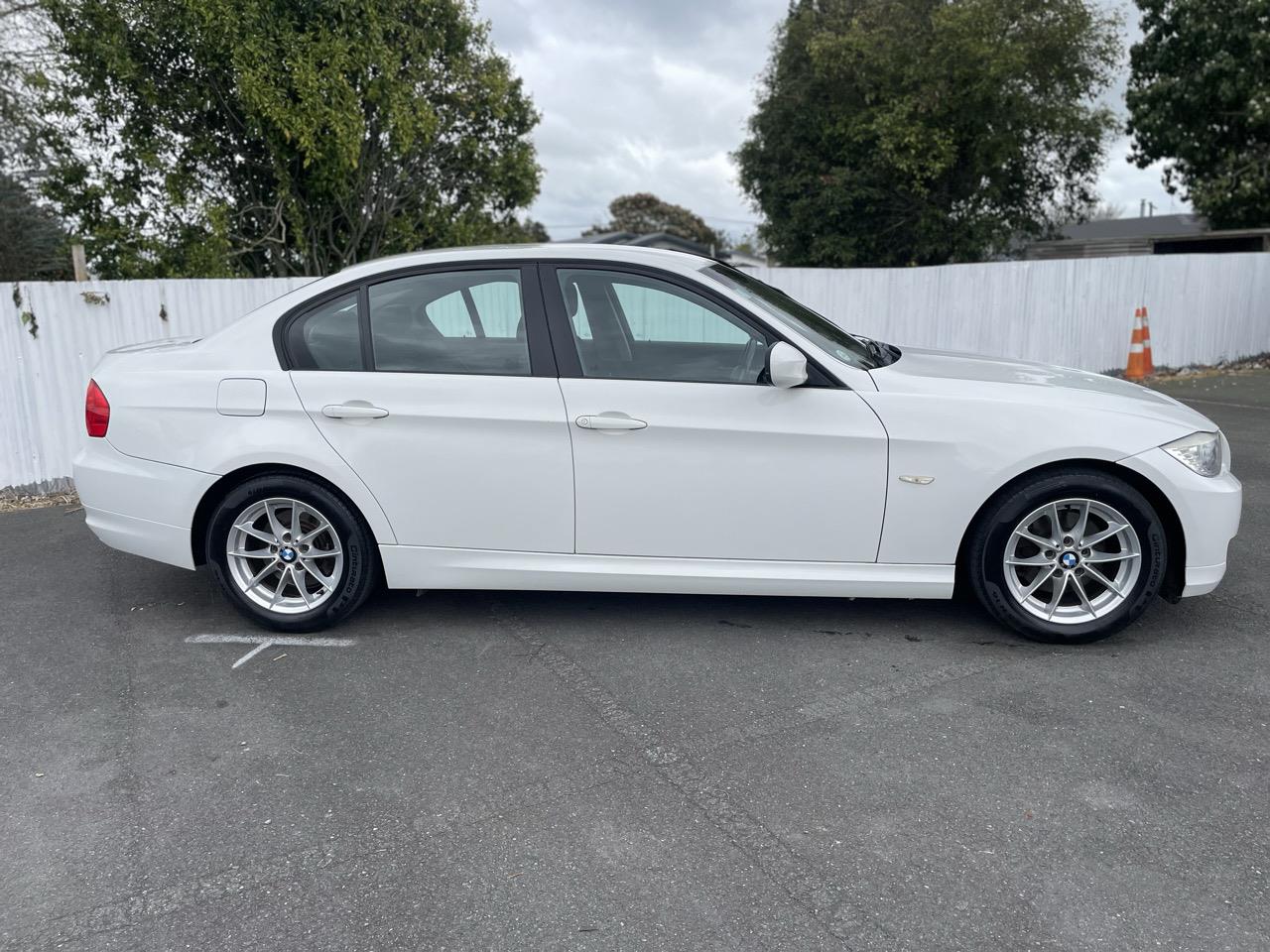 2010 BMW 320i