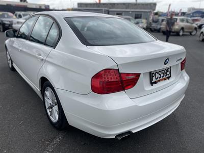 2010 BMW 320i - Thumbnail