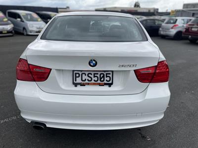 2010 BMW 320i - Thumbnail