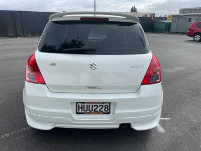 2009 Suzuki Swift - Thumbnail