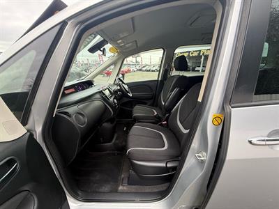 2009 Mazda BIANTE - Thumbnail