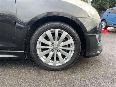2011 Suzuki Swift - Thumbnail