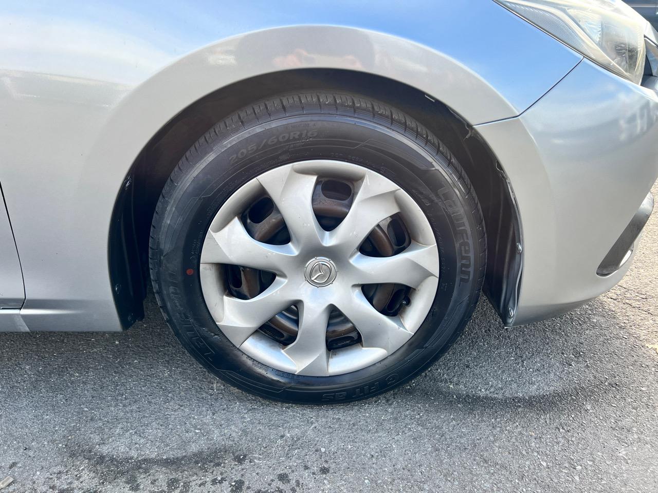 2013 Mazda Axela