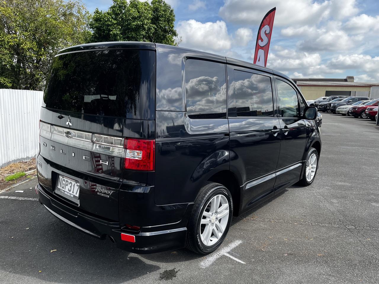 2009 Mitsubishi DELICA