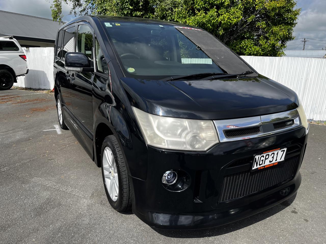 2009 Mitsubishi DELICA