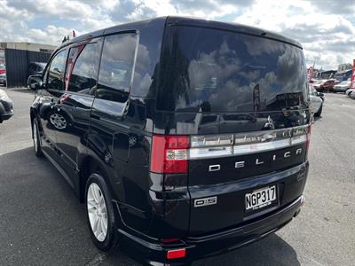 2009 Mitsubishi DELICA - Thumbnail