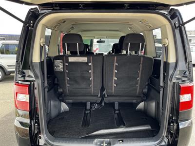 2009 Mitsubishi DELICA - Thumbnail
