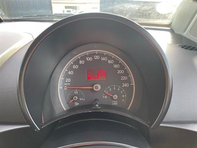 2009 Volkswagen Beetle - Thumbnail