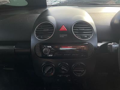 2009 Volkswagen Beetle - Thumbnail