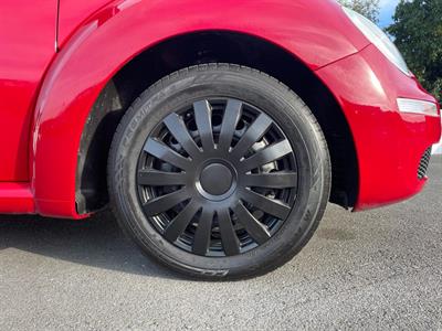 2009 Volkswagen Beetle - Thumbnail