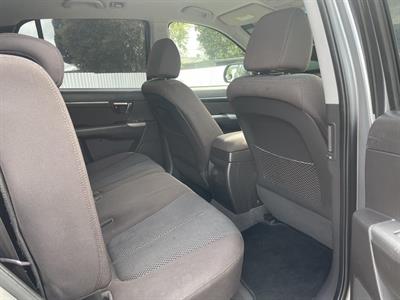 2012 Hyundai Santa Fe - Thumbnail