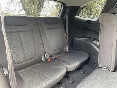 2012 Hyundai Santa Fe - Thumbnail