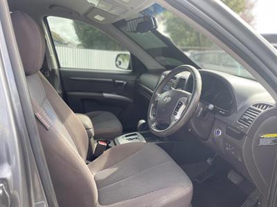 2012 Hyundai Santa Fe - Thumbnail