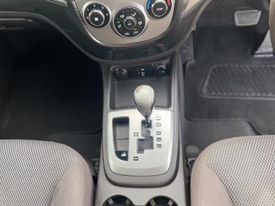 2012 Hyundai Santa Fe - Thumbnail