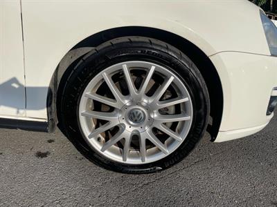 2008 Volkswagen Golf - Thumbnail