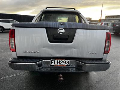 2010 Nissan NAVARA - Thumbnail