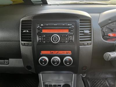 2010 Nissan NAVARA - Thumbnail
