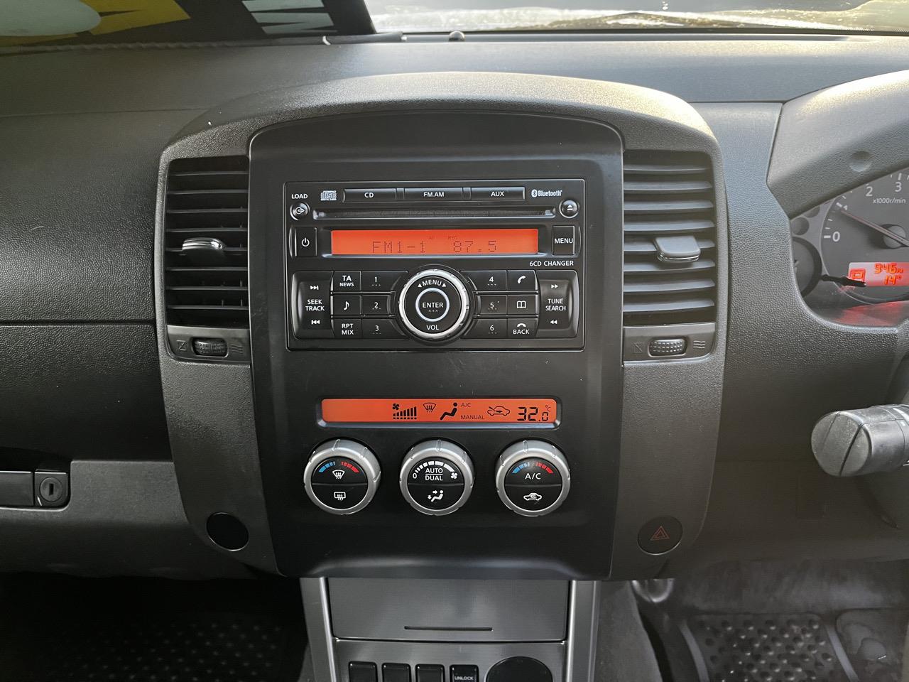 2010 Nissan NAVARA