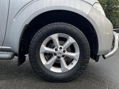 2010 Nissan NAVARA - Thumbnail