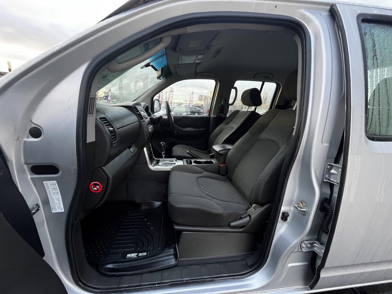 2010 Nissan NAVARA
