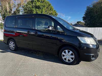 2008 Nissan Serena - Thumbnail