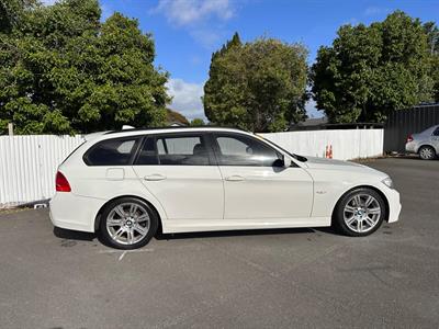 2011 BMW 320i - Thumbnail