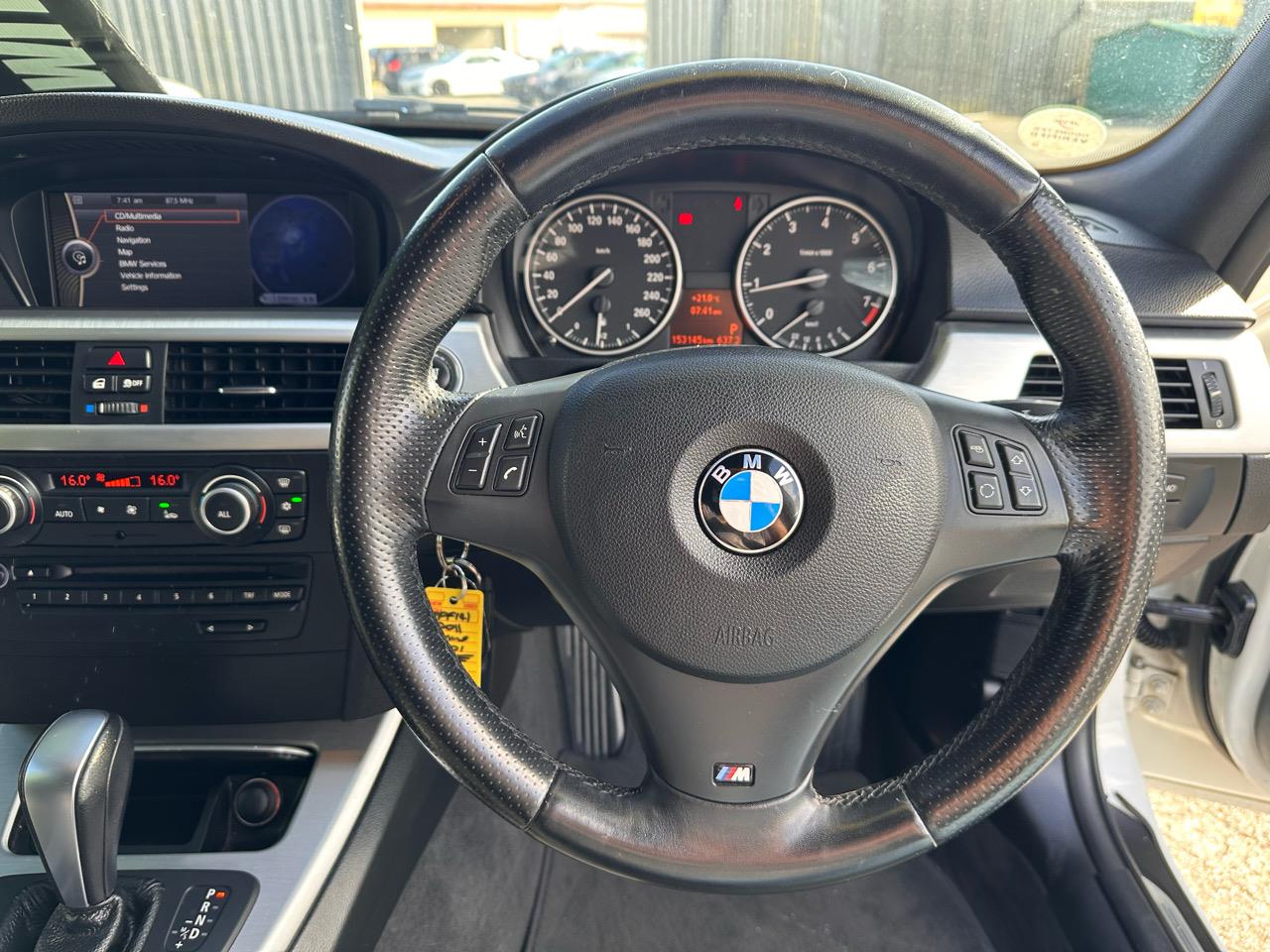 2011 BMW 320i