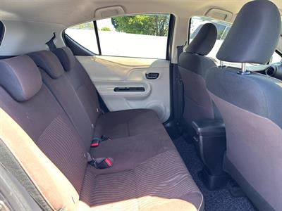 2012 Toyota AQUA - Thumbnail