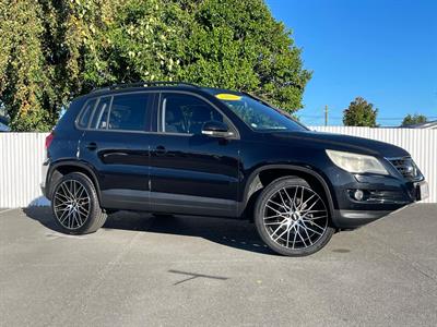 2010 Volkswagen Tiguan - Thumbnail