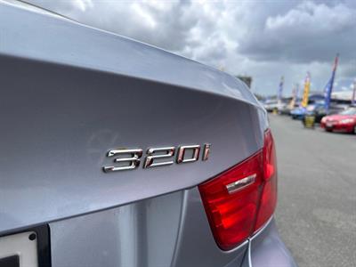 2009 BMW 320i - Thumbnail