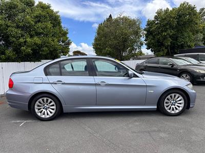 2009 BMW 320i - Thumbnail