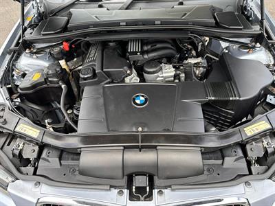 2009 BMW 320i - Thumbnail