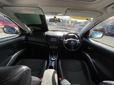 2009 Mitsubishi Outlander - Thumbnail
