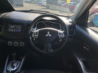 2009 Mitsubishi Outlander - Thumbnail