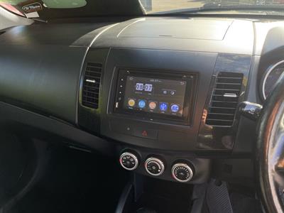 2009 Mitsubishi Outlander - Thumbnail