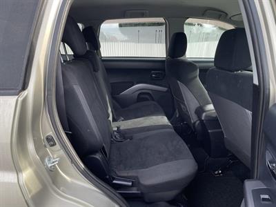 2009 Mitsubishi Outlander - Thumbnail