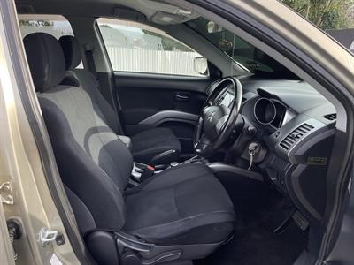 2009 Mitsubishi Outlander - Thumbnail
