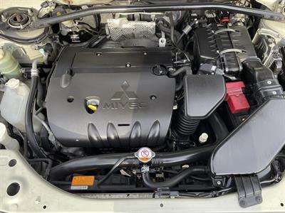 2009 Mitsubishi Outlander - Thumbnail