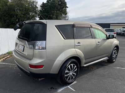 2009 Mitsubishi Outlander - Thumbnail