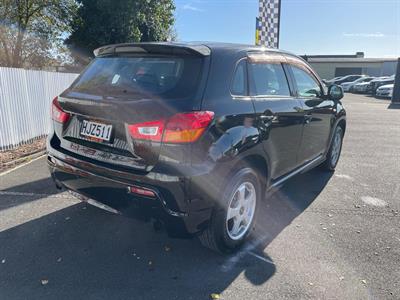 2010 Mitsubishi RVR - Thumbnail