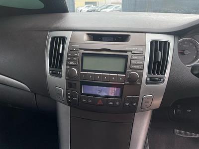 2010 Hyundai Sonata - Thumbnail