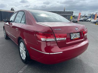 2010 Hyundai Sonata - Thumbnail