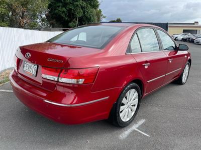 2010 Hyundai Sonata - Thumbnail